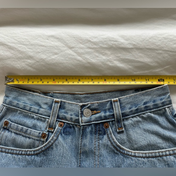Vintage Levi’s Jean Shorts - Picture 6 of 6